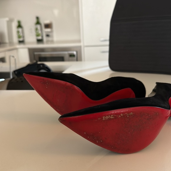 Christian Louboutin SO KATE black suede pump. Size 38. - Picture 8 of 10